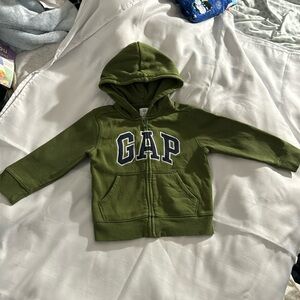 Boys 4T Green zip up sweatshirtt